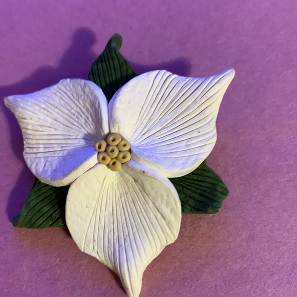 Trillium Brooch* - Picture 3 of 5